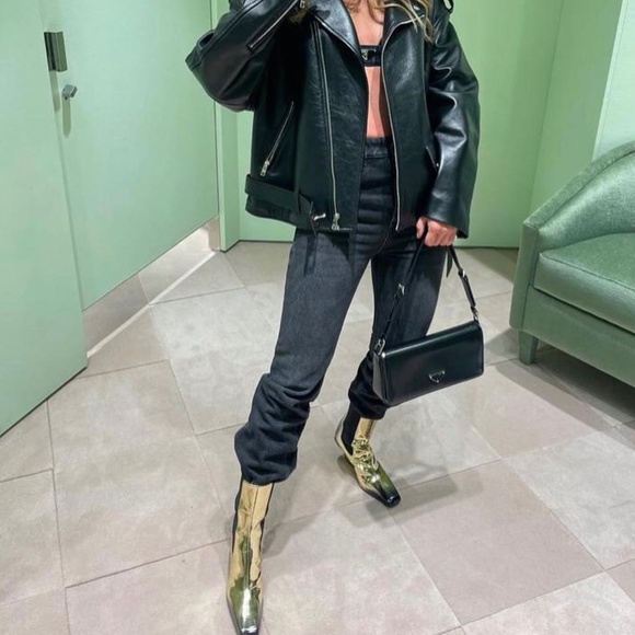 $1,650 Prada Gold Metallic Brushed Calf Leather Chelsea Boots Sz 38 AUTHENTIC😍 - Picture 14 of 17